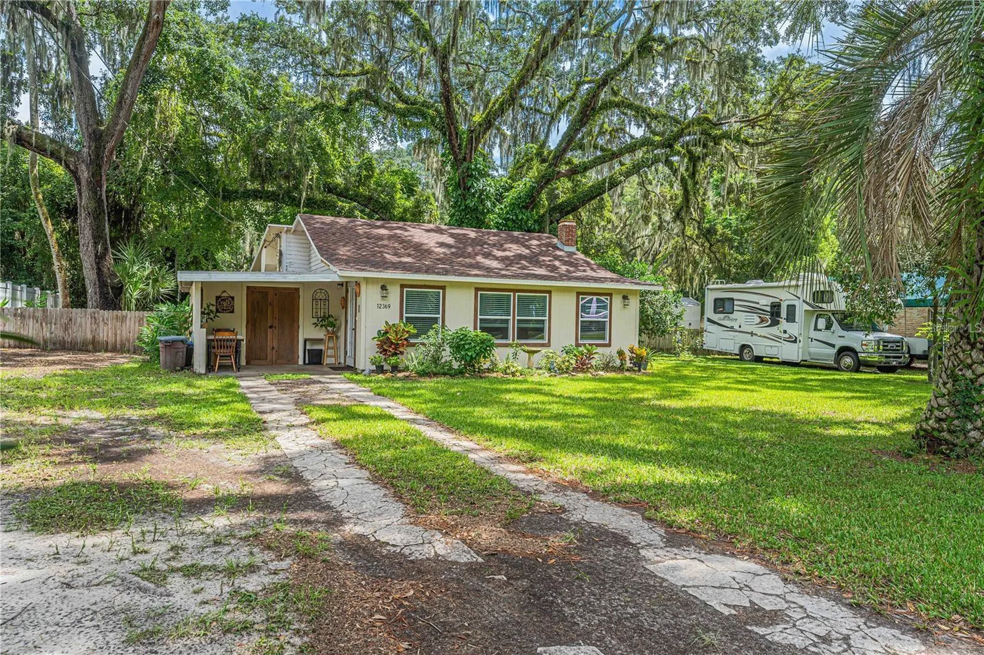 12369 SE 130th Court Ocklawaha FL 32179