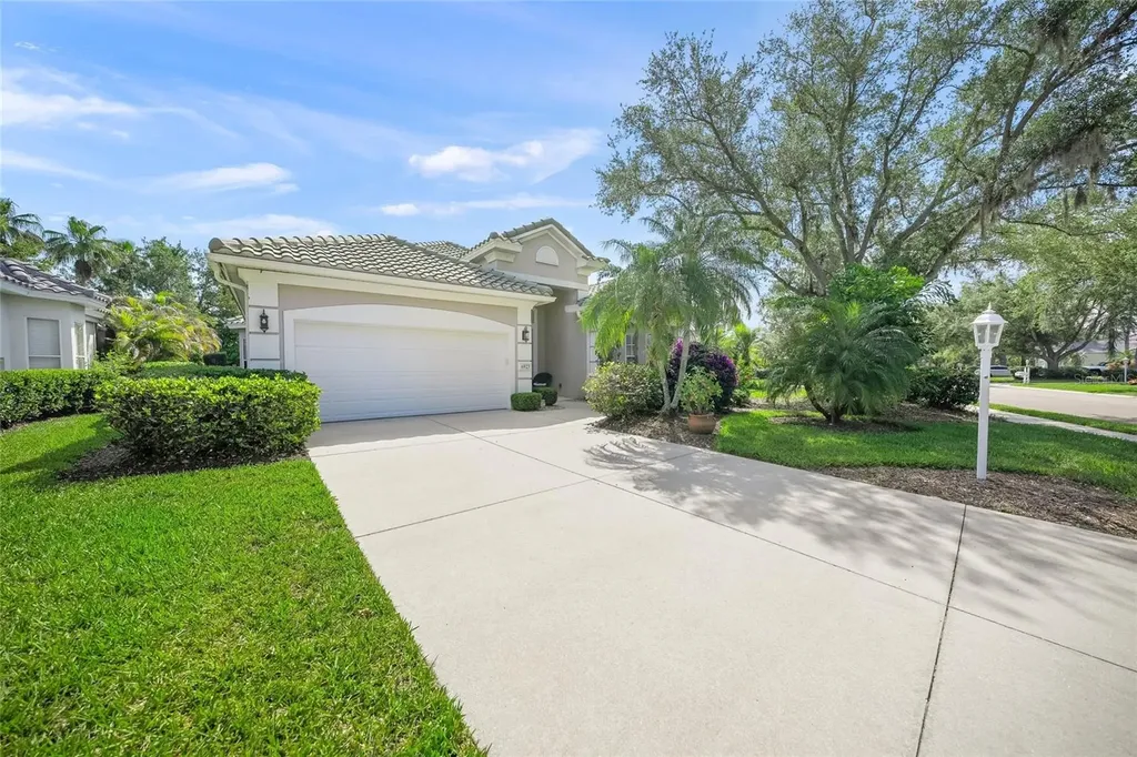 6923 Lennox Place University Park FL 34201