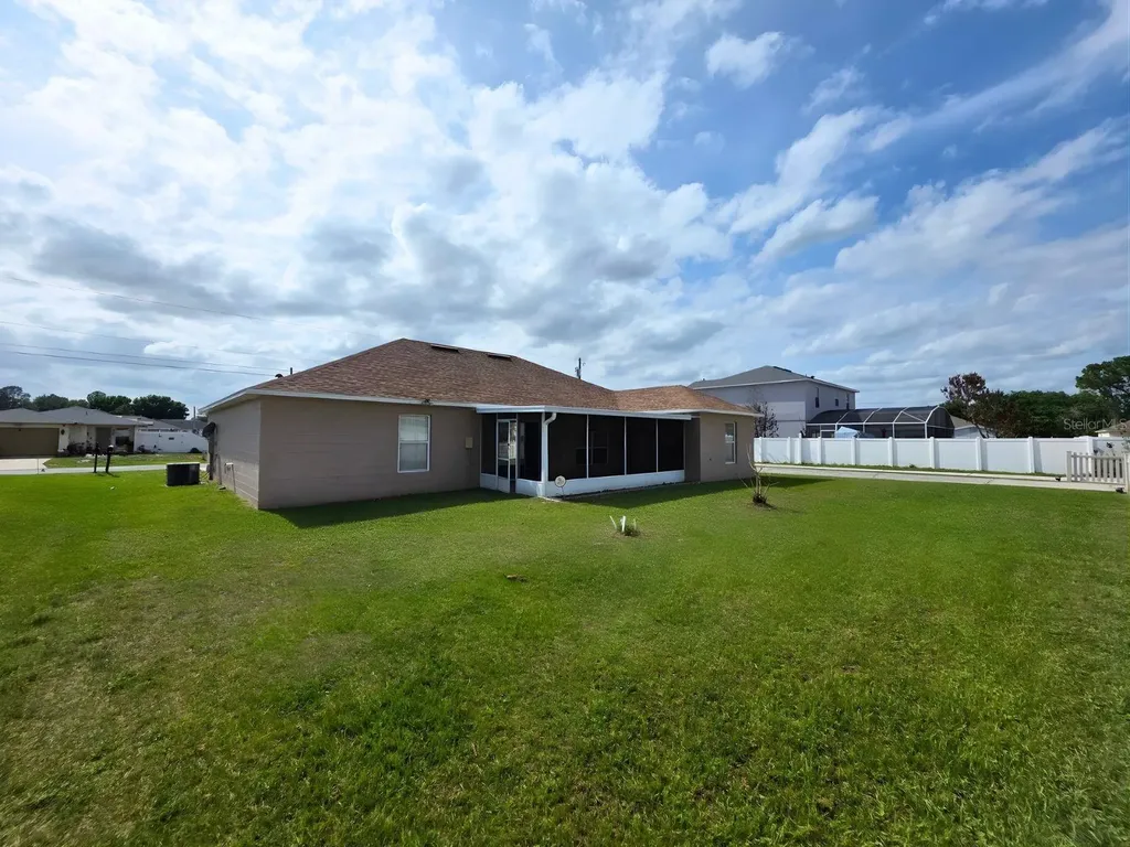 907 Stockport Drive Kissimmee FL 34758