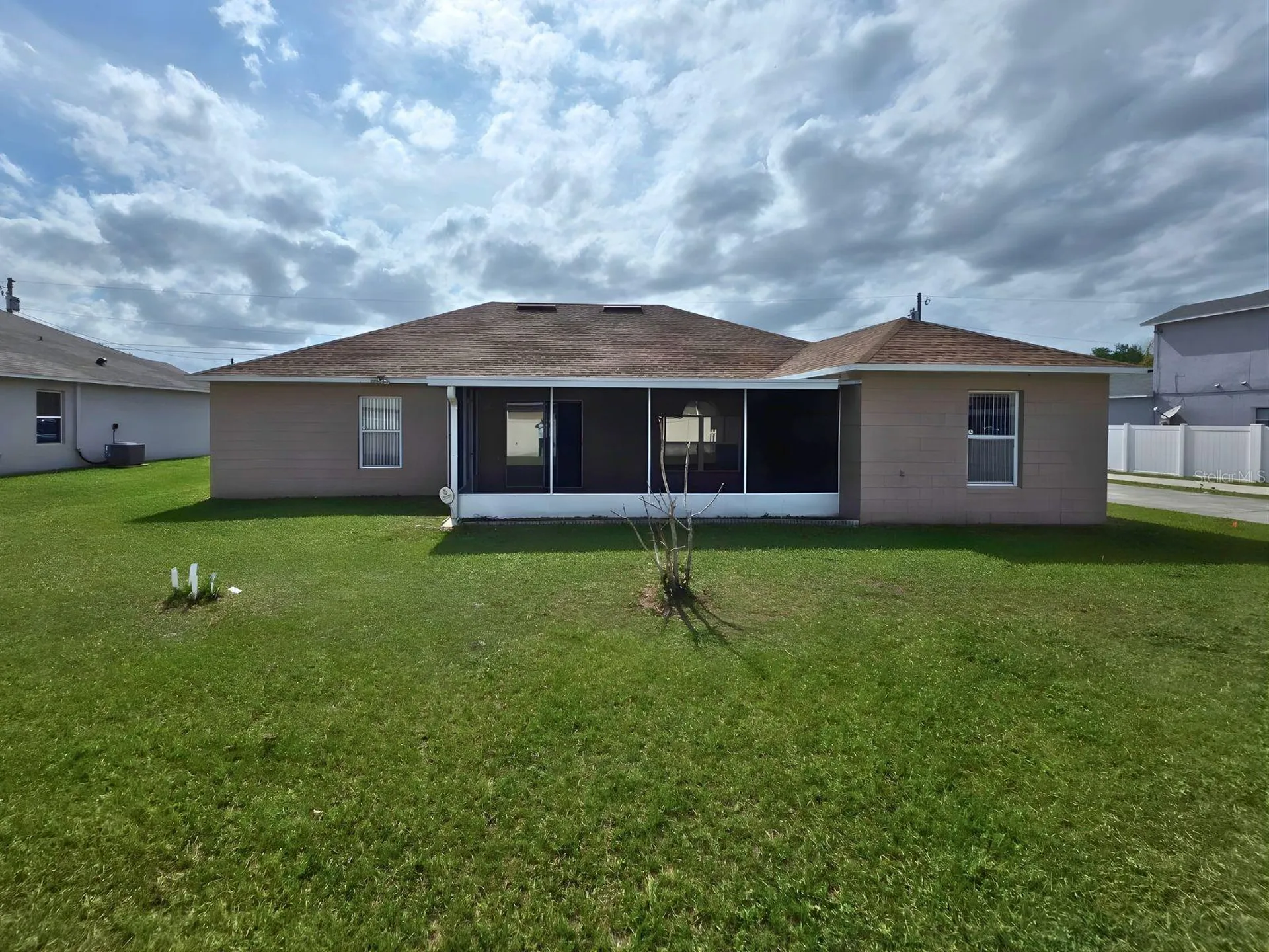 907 Stockport Drive Kissimmee FL 34758