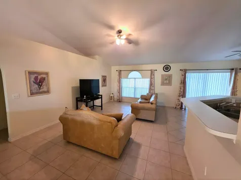 907 Stockport Drive Kissimmee FL 34758