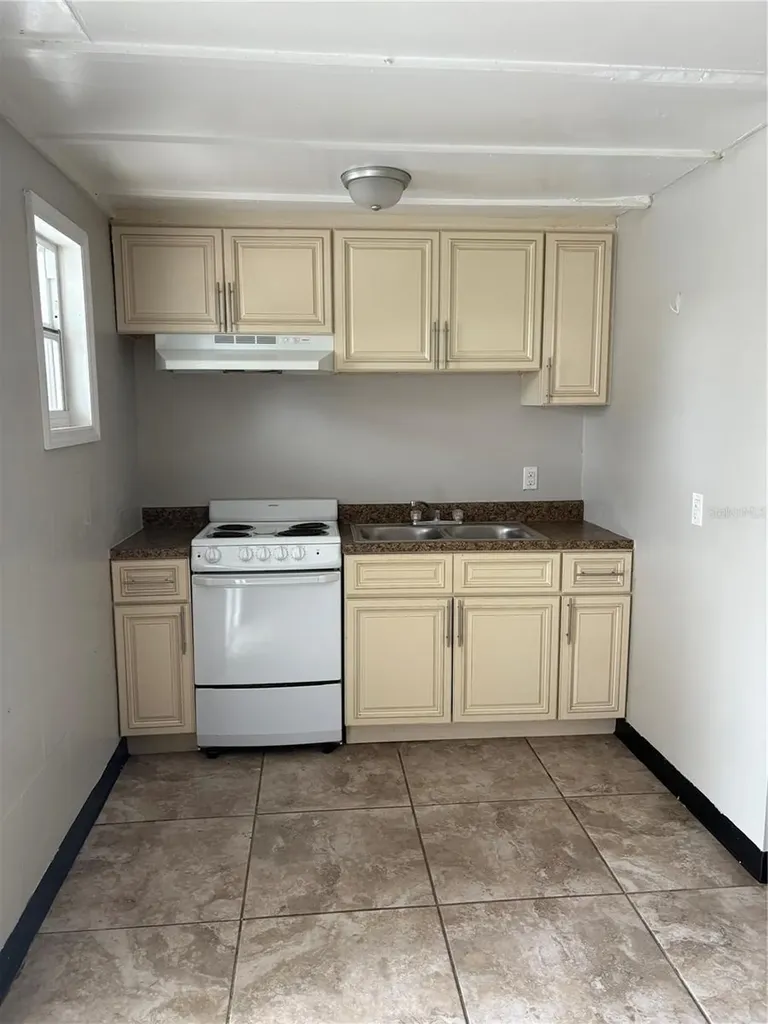 14854 17th Street Dade City FL 33523