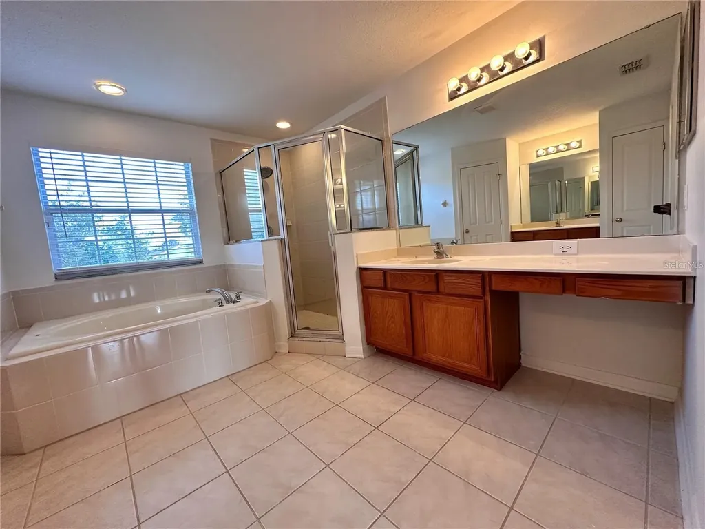 2718 Lucas Lake Lane Kissimmee FL 34744