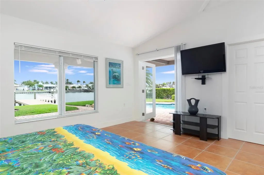 11855 4th Street E Treasure Island FL 33706