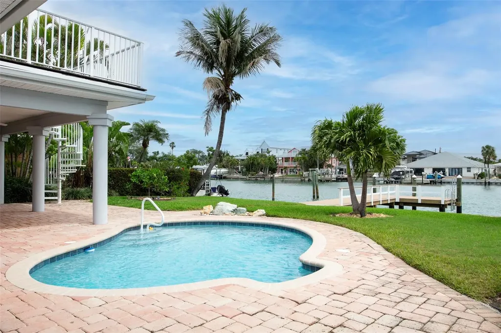 11855 4th Street E Treasure Island FL 33706