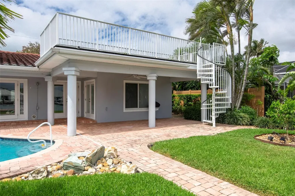 11855 4th Street E Treasure Island FL 33706