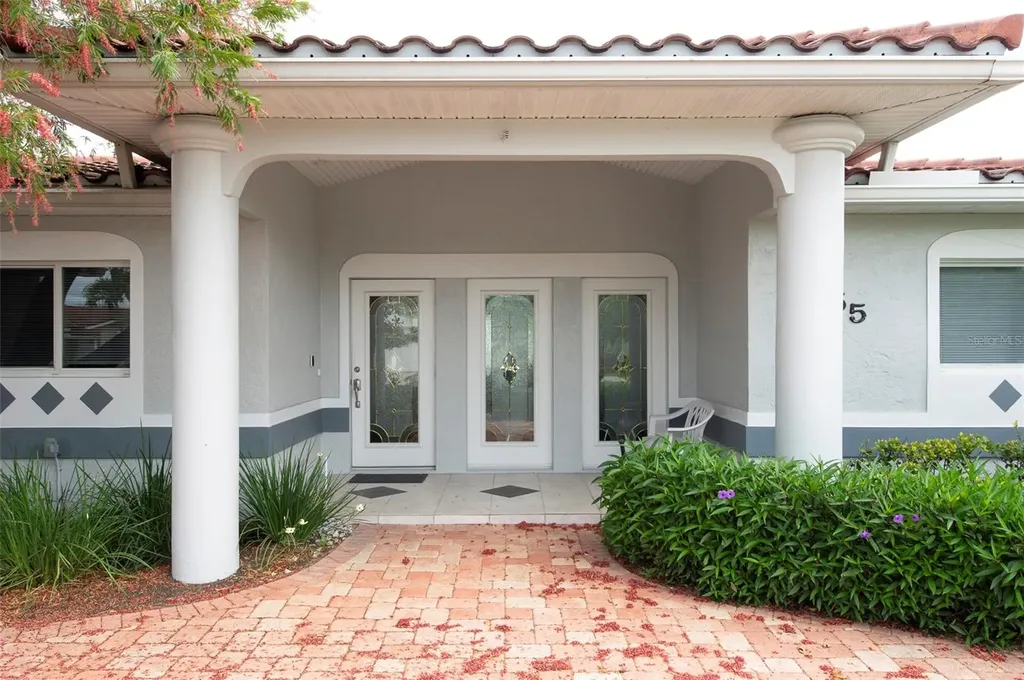 11855 4th Street E Treasure Island FL 33706
