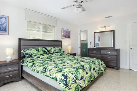 11855 4th Street E Treasure Island FL 33706