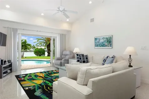 11855 4th Street E Treasure Island FL 33706