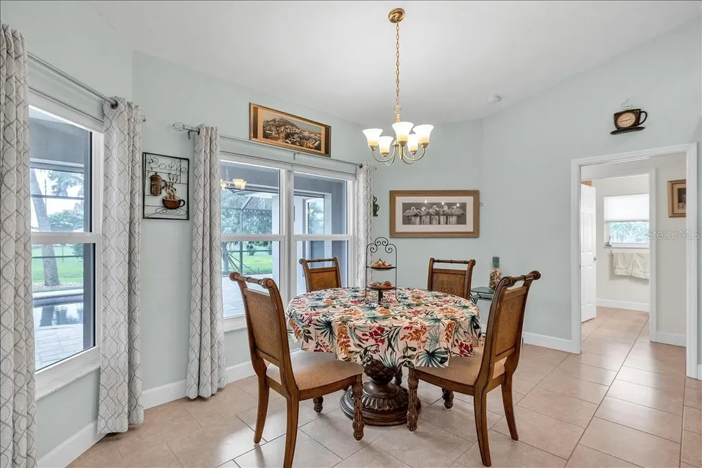 519 W Cashew Punta Gorda FL 33955
