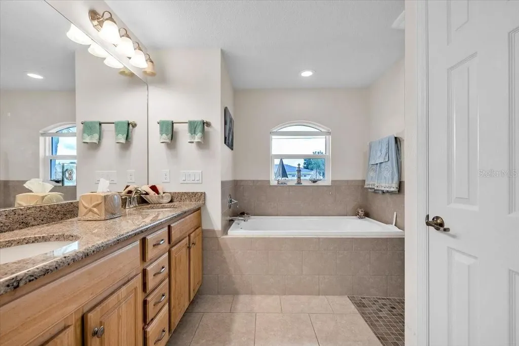 519 W Cashew Punta Gorda FL 33955