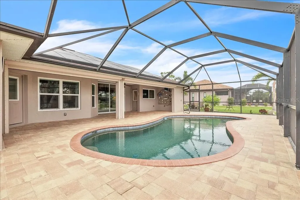 519 W Cashew Punta Gorda FL 33955