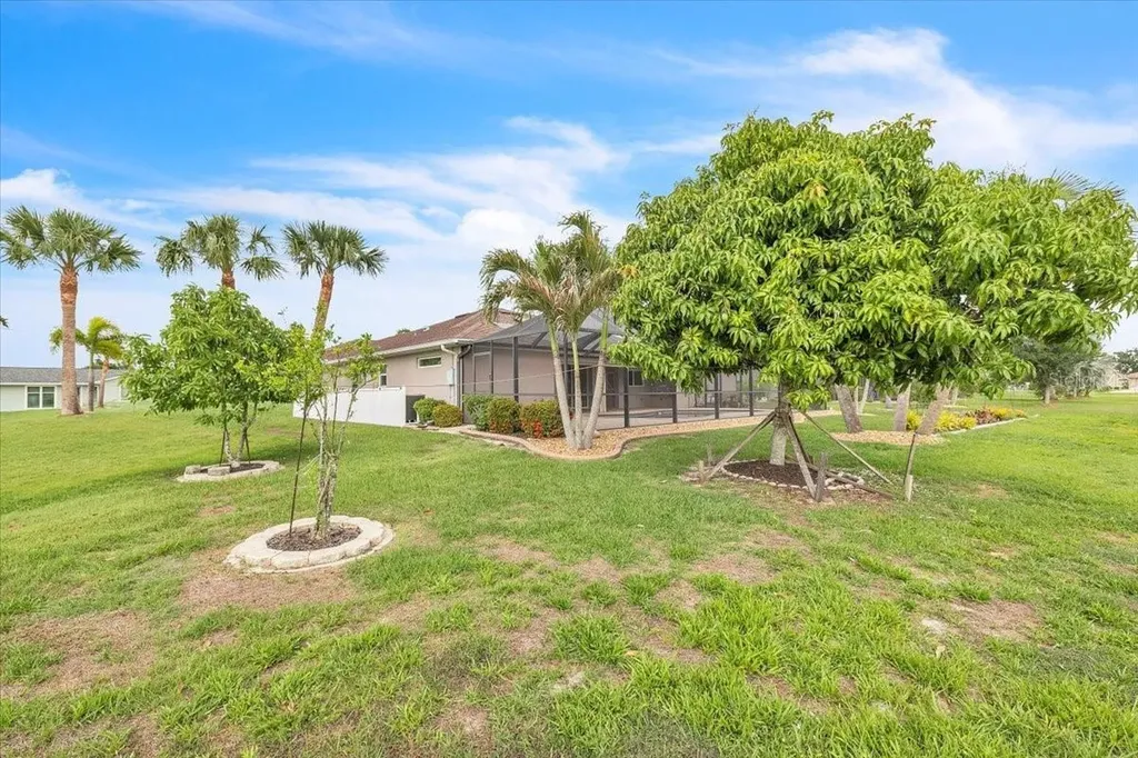 519 W Cashew Punta Gorda FL 33955