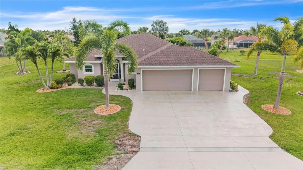 519 W Cashew Punta Gorda FL 33955