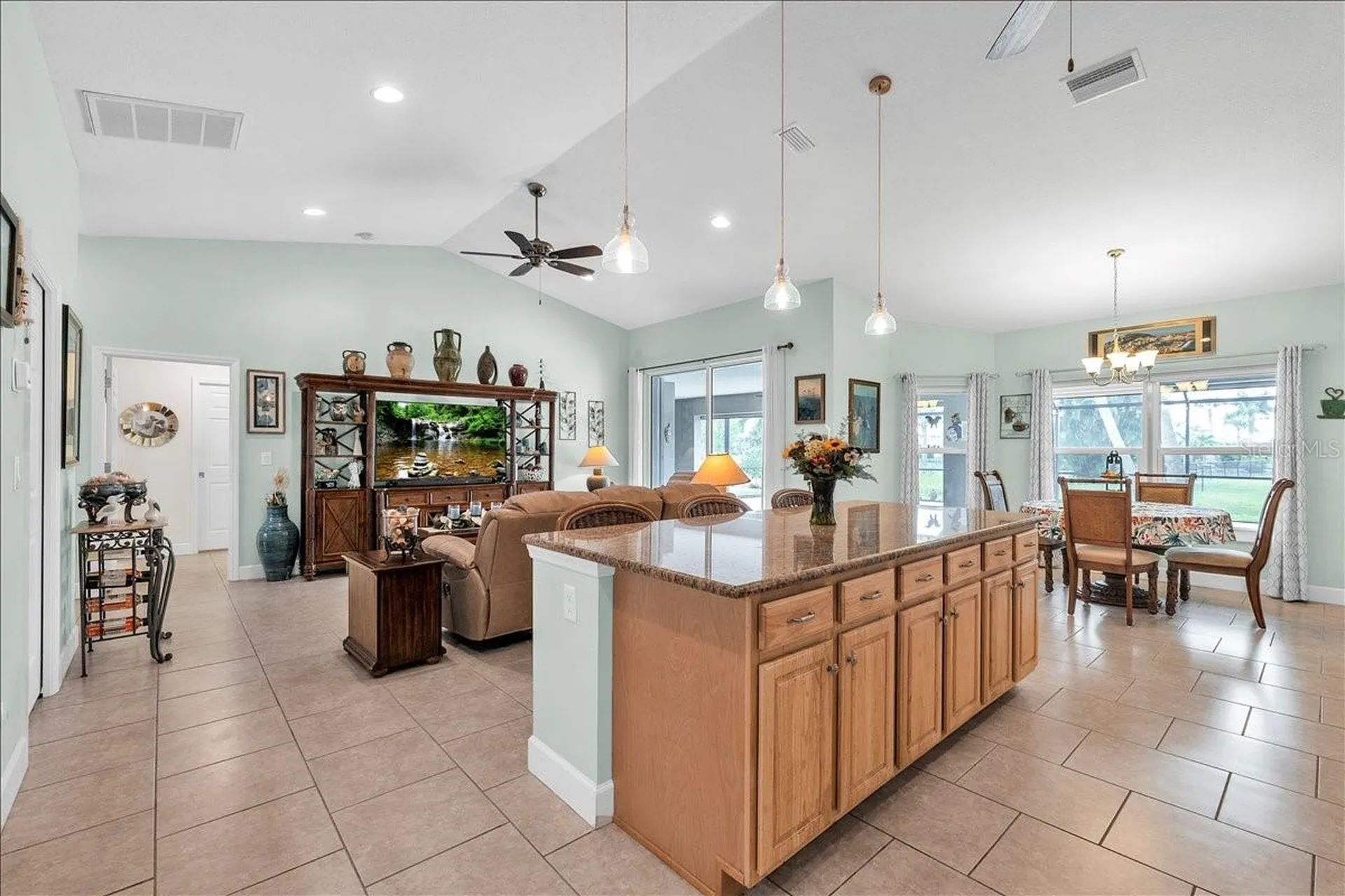 519 W Cashew Punta Gorda FL 33955