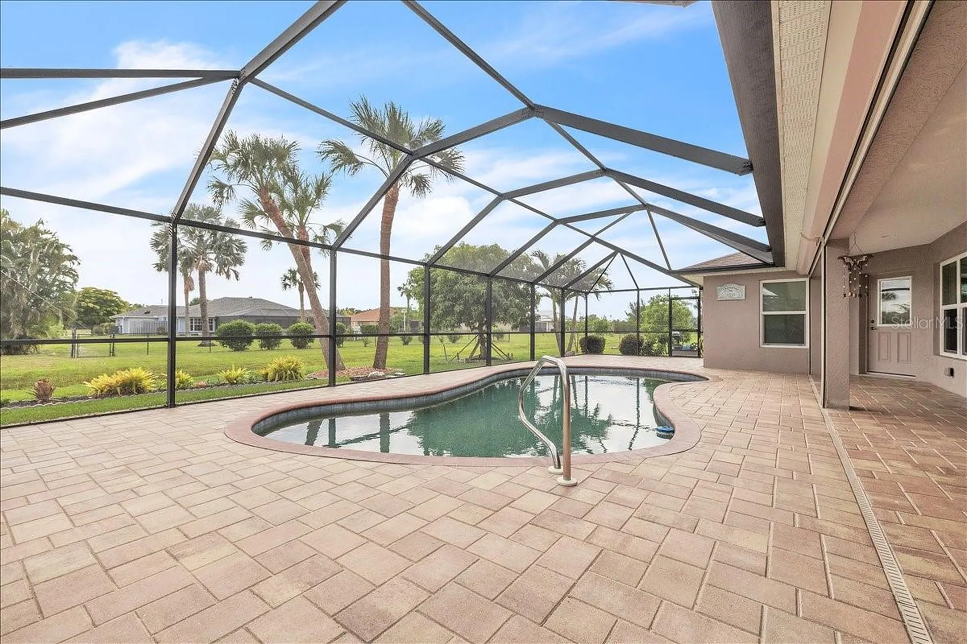 519 W Cashew Punta Gorda FL 33955