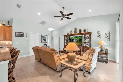 519 W Cashew Punta Gorda FL 33955