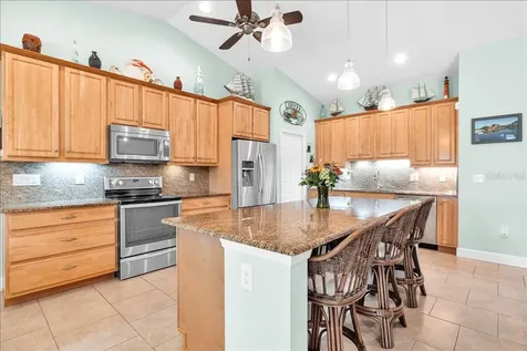519 W Cashew Punta Gorda FL 33955