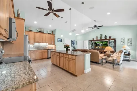 519 W Cashew Punta Gorda FL 33955