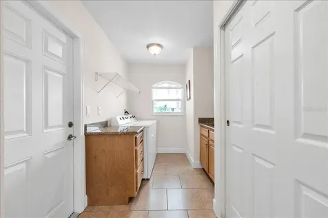 519 W Cashew Punta Gorda FL 33955
