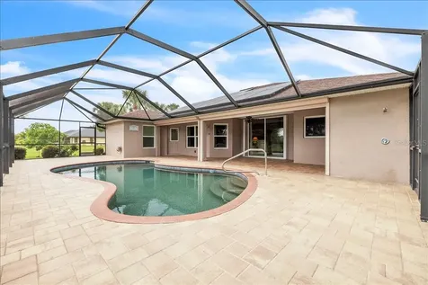 519 W Cashew Punta Gorda FL 33955