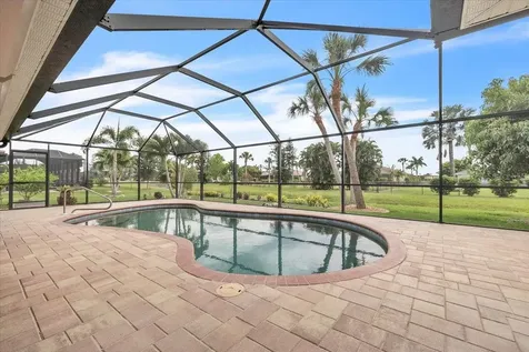 519 W Cashew Punta Gorda FL 33955