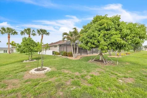 519 W Cashew Punta Gorda FL 33955