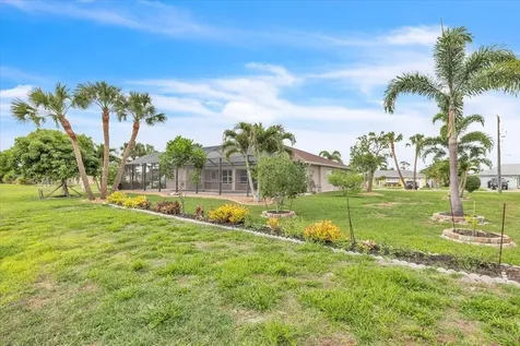 519 W Cashew Punta Gorda FL 33955