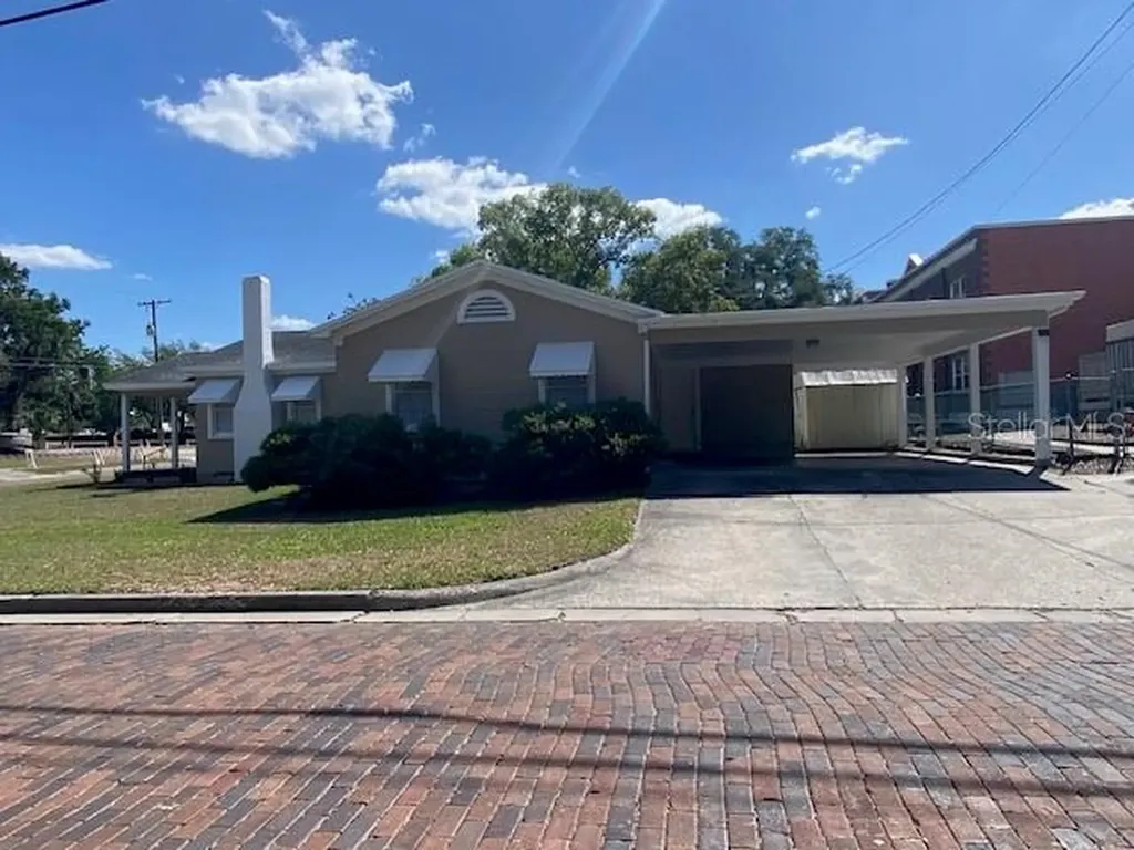 407 W Mahoney Street Plant City FL 33563