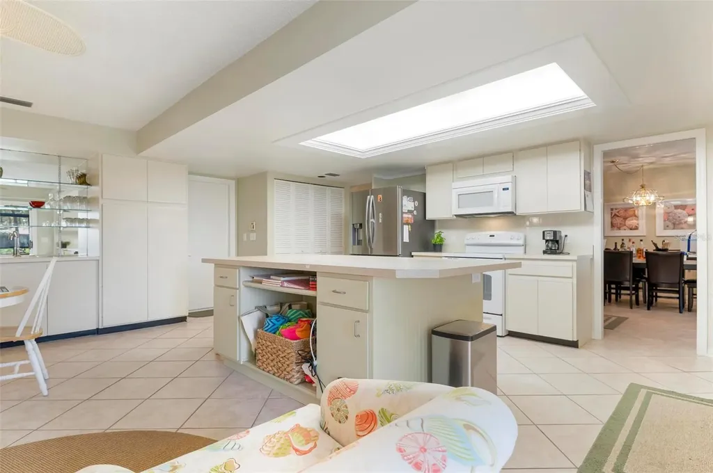 3896 Wilshire Drive Sarasota FL 34238
