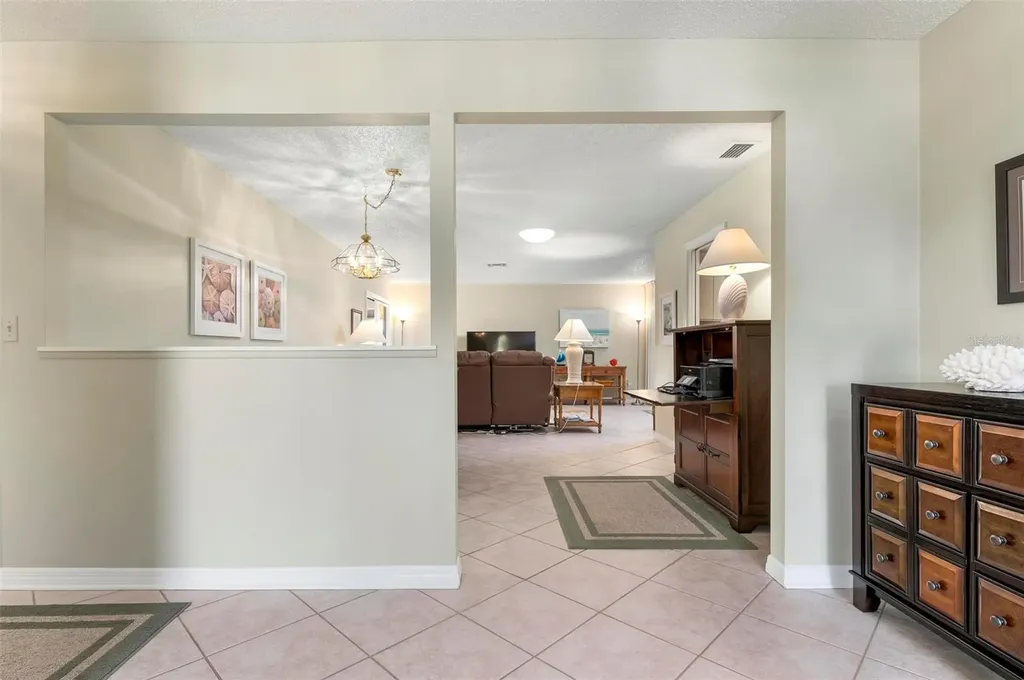 3896 Wilshire Drive Sarasota FL 34238