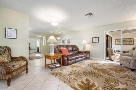 3896 Wilshire Drive Sarasota FL 34238