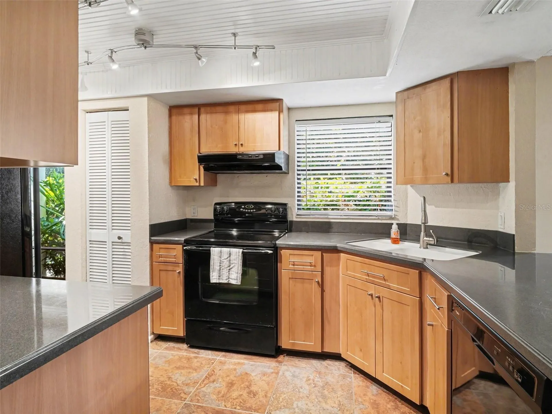 7205 Curtiss Avenue 1a Avenue Sarasota FL 34231
