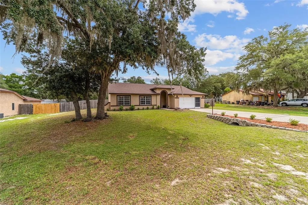 303 Oak Track Trail Ocala FL 34472