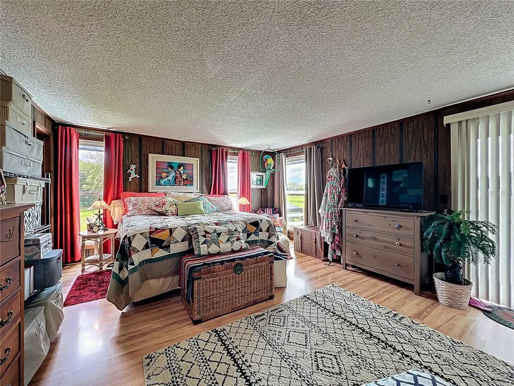 7001 Jones Avenue Mount Dora FL 32757