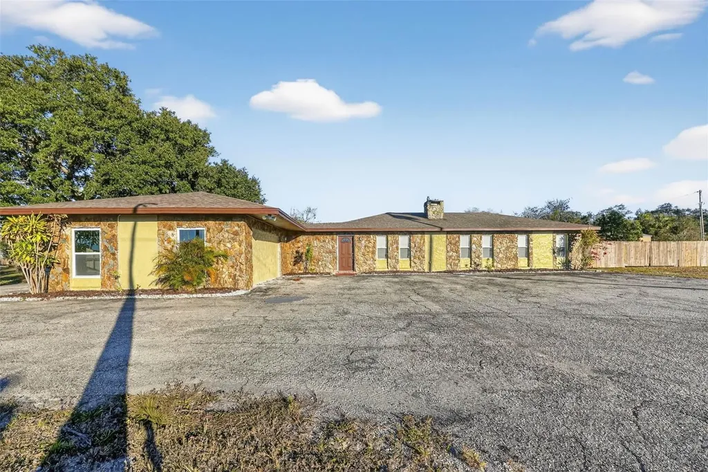 8812 Oakwood Drive Lake Wales FL 33898