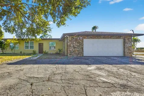 8812 Oakwood Drive Lake Wales FL 33898