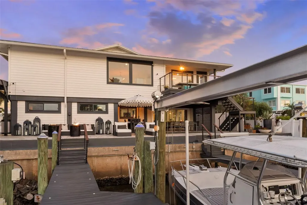 439 Causeway Boulevard Dunedin FL 34698
