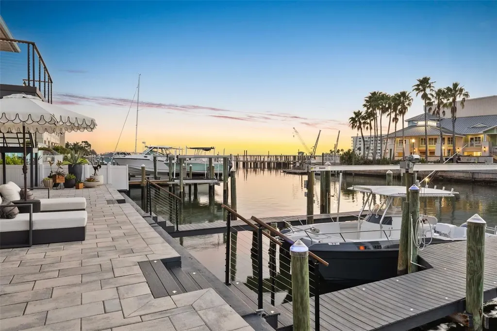 439 Causeway Boulevard Dunedin FL 34698