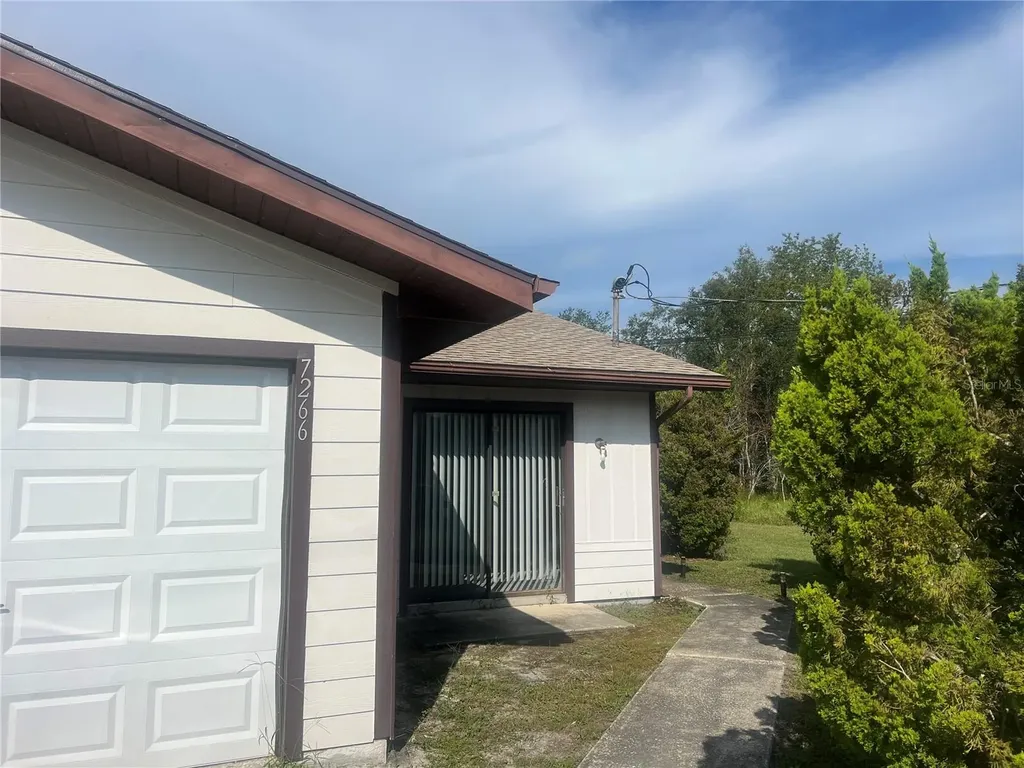 7266 Pond Circle Spring Hill FL 34606