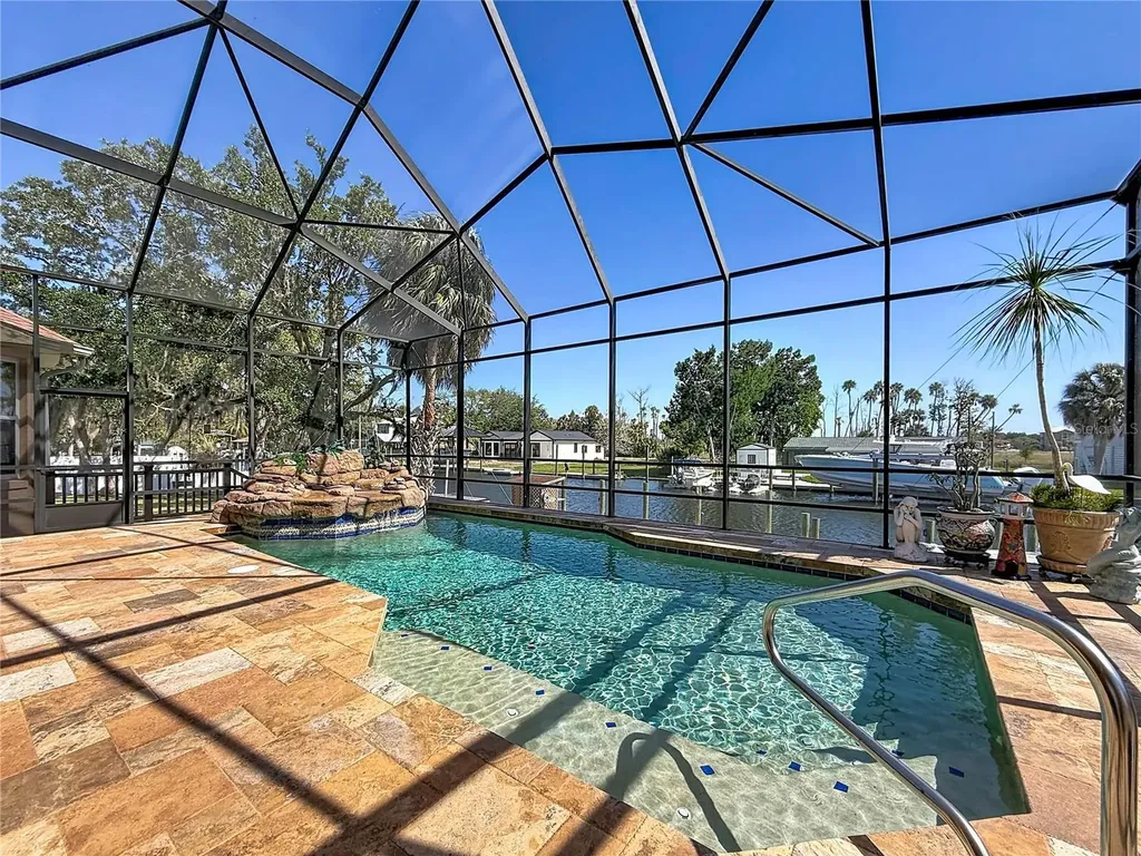 1920 NW 16th Street Crystal River FL 34428