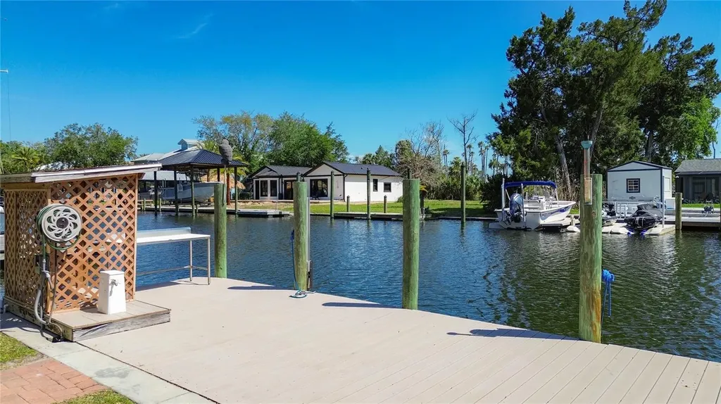 1920 NW 16th Street Crystal River FL 34428