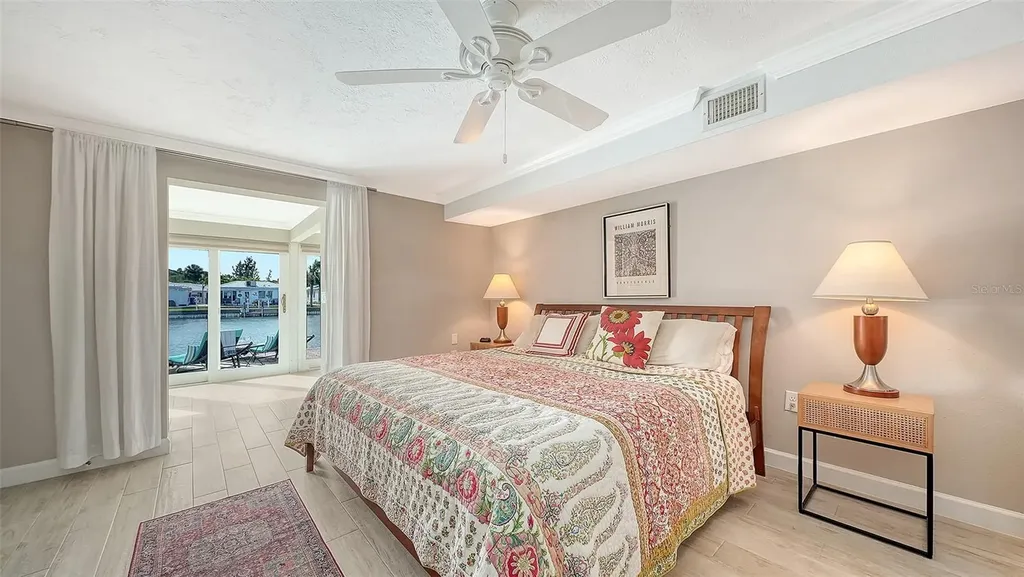 900 Spanish Drive N Longboat Key FL 34228