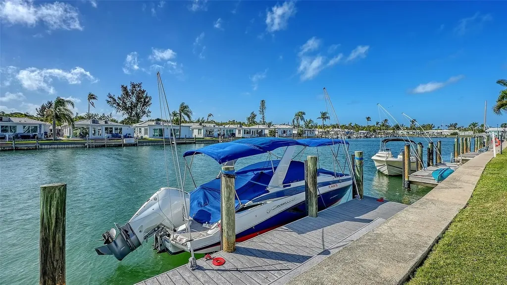 900 Spanish Drive N Longboat Key FL 34228