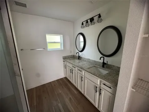 905 Center Street Plant City FL 33563