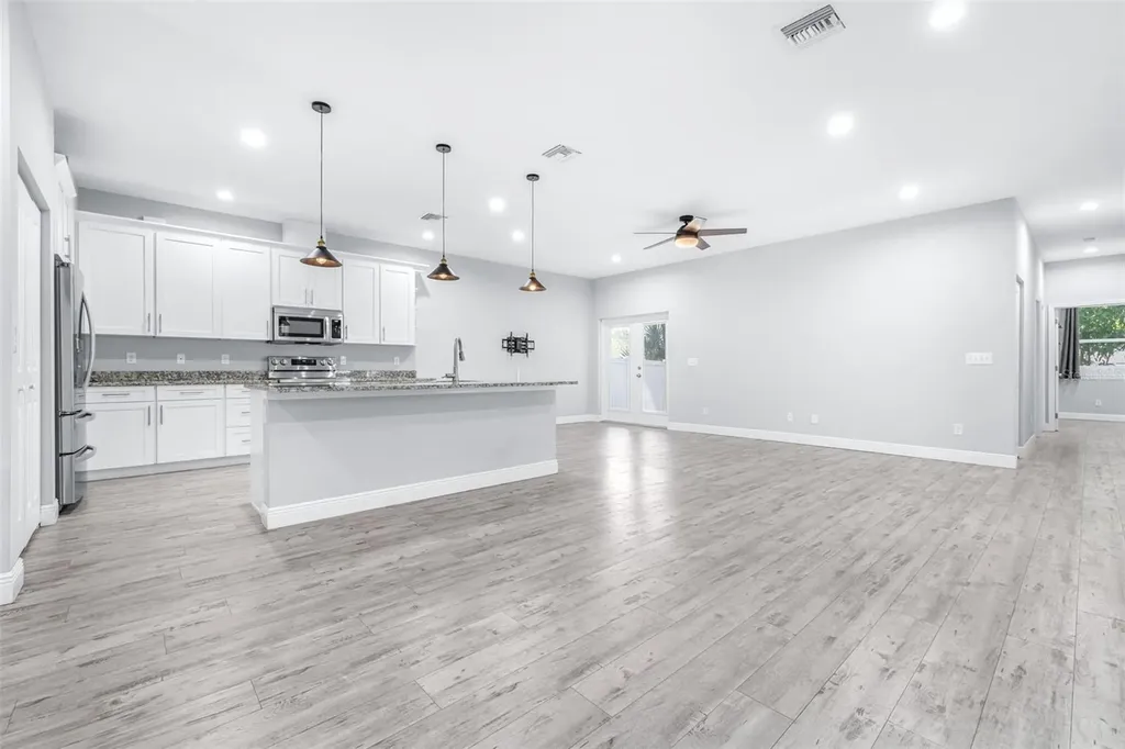 1505 E North Bay Street Tampa FL 33610