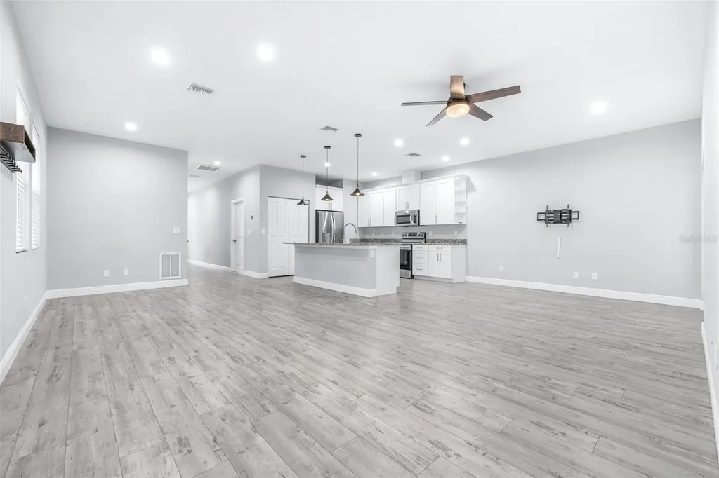 1505 E North Bay Street Tampa FL 33610