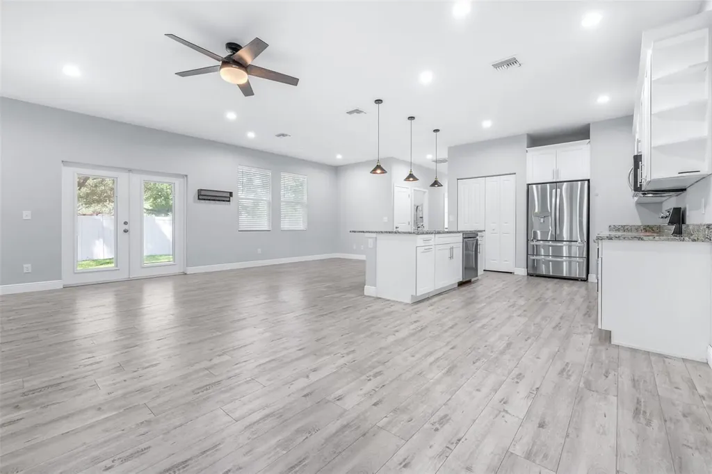 1505 E North Bay Street Tampa FL 33610