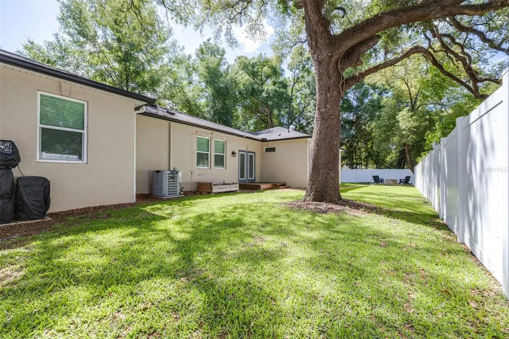 1505 E North Bay Street Tampa FL 33610