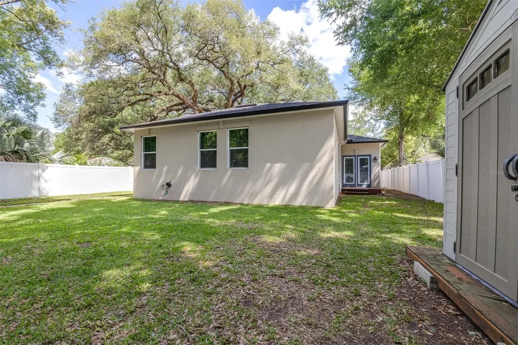 1505 E North Bay Street Tampa FL 33610